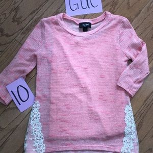 Cute top with Lace Trim. GUC